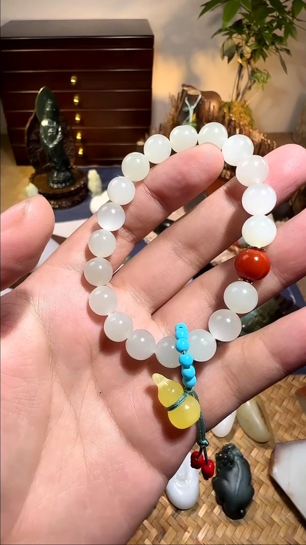 颈饰未镶嵌和田玉两****睡1