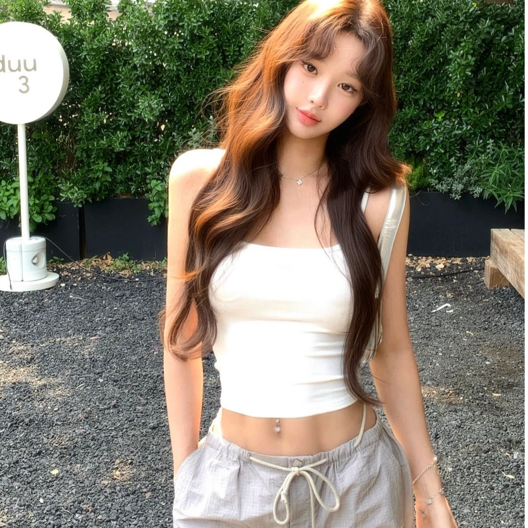 2025夏季新款时尚打底吊带背心气质显瘦洋气休闲百搭性感辣妹上衣