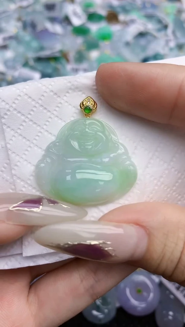 翡翠挂件未镶嵌   天然翡翠A货多样性发其一