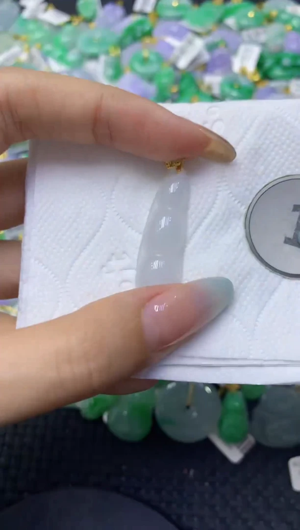 颈饰未镶嵌翡翠天然缅甸翡翠A货