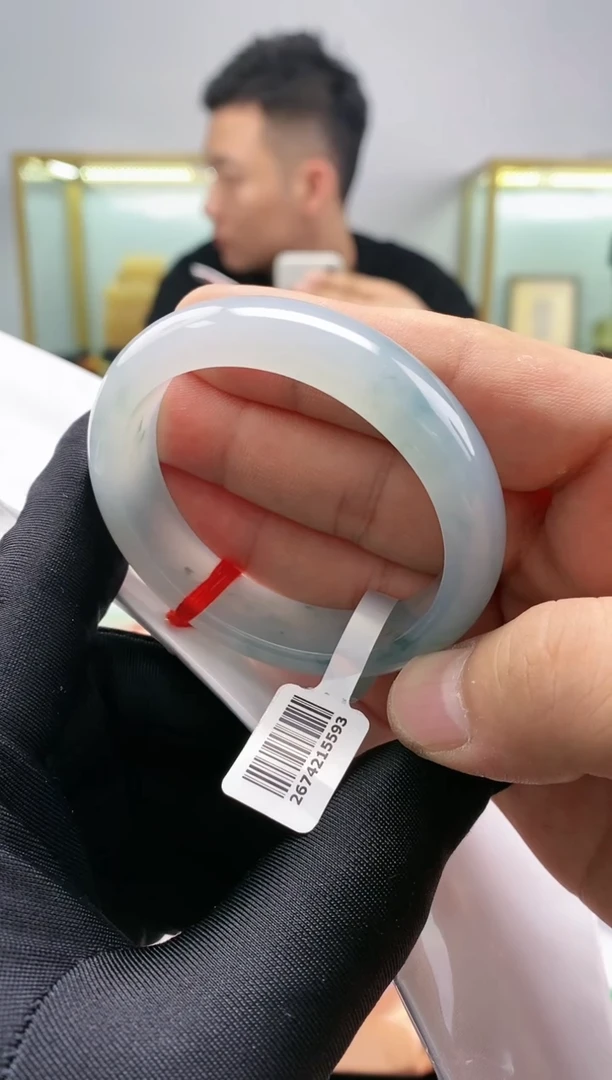 翡翠手镯（贵妃镯）未镶嵌微瑕