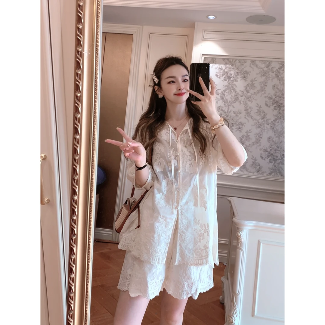 【ZHUJIE】泡泡袖蕾丝上衣+蕾丝高腰短裤套装
