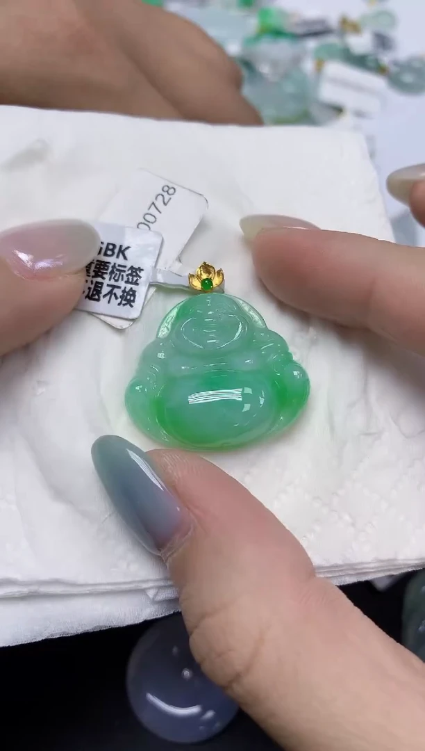 翡翠18K金镶嵌颈饰天然缅甸翡翠A货