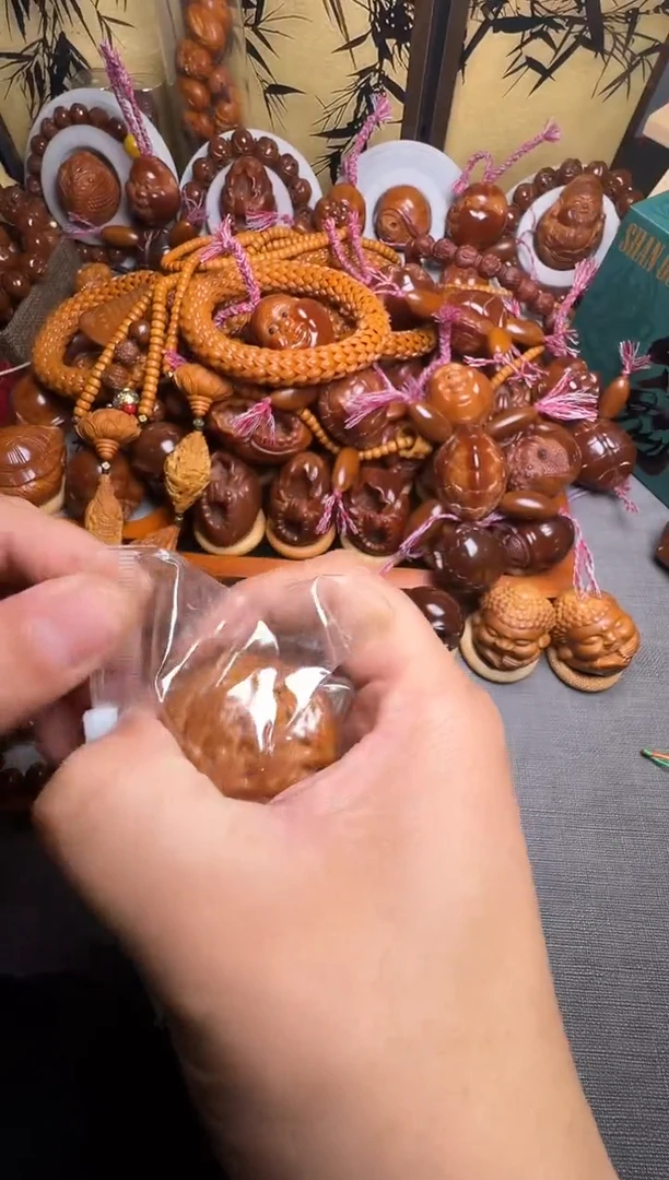 手串橄榄核一对核桃