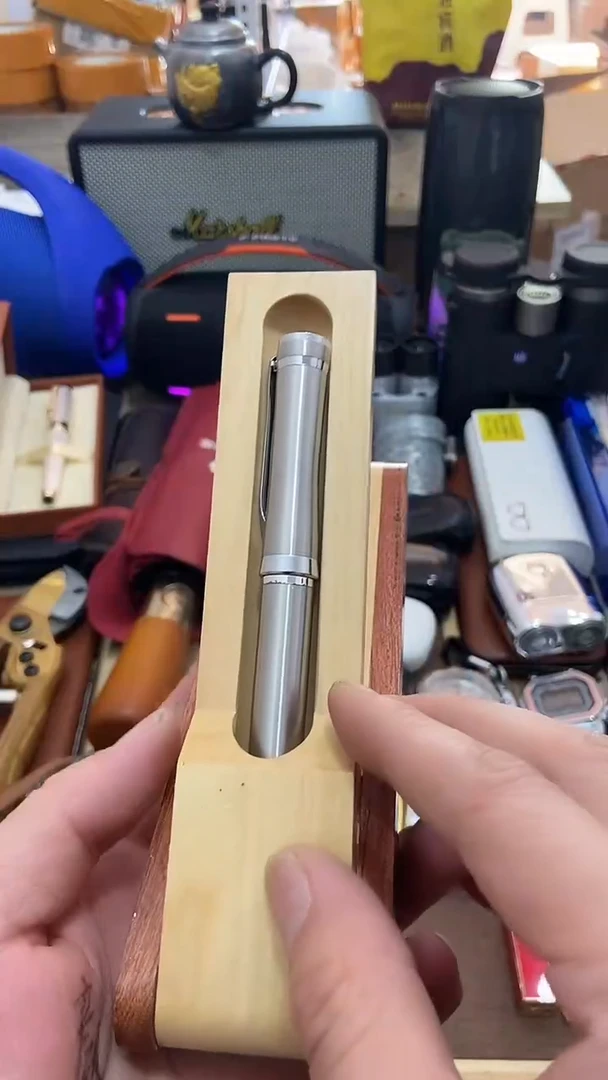瓷片闪购商品  如图所示