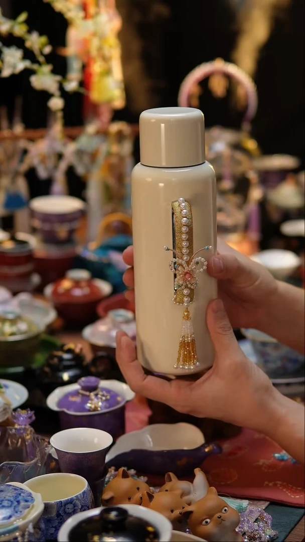 【闪购商品】米白色编织闷泡壶