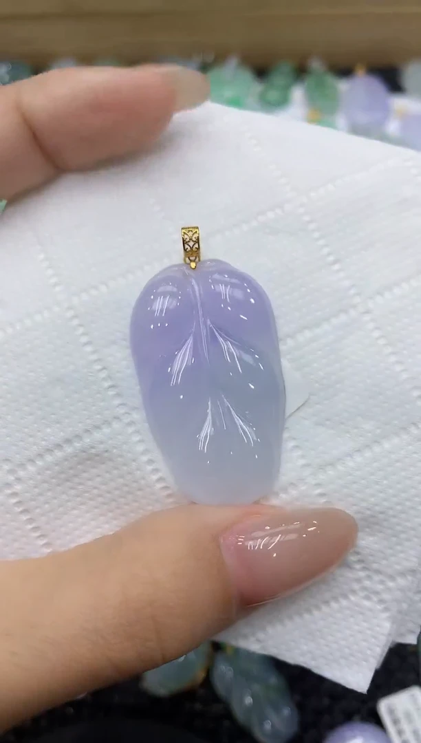 翡翠18K金镶嵌颈饰111111111111
