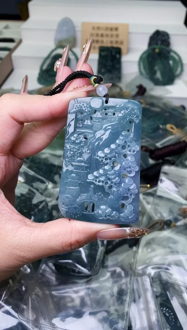 颈饰未镶嵌翡翠