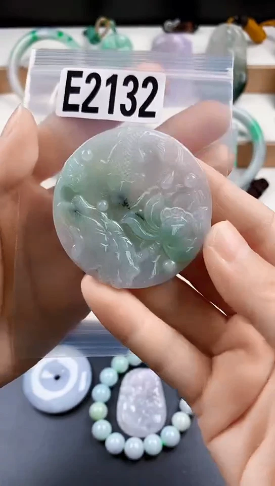 颈饰未镶嵌翡翠天然翡翠吊坠挂饰