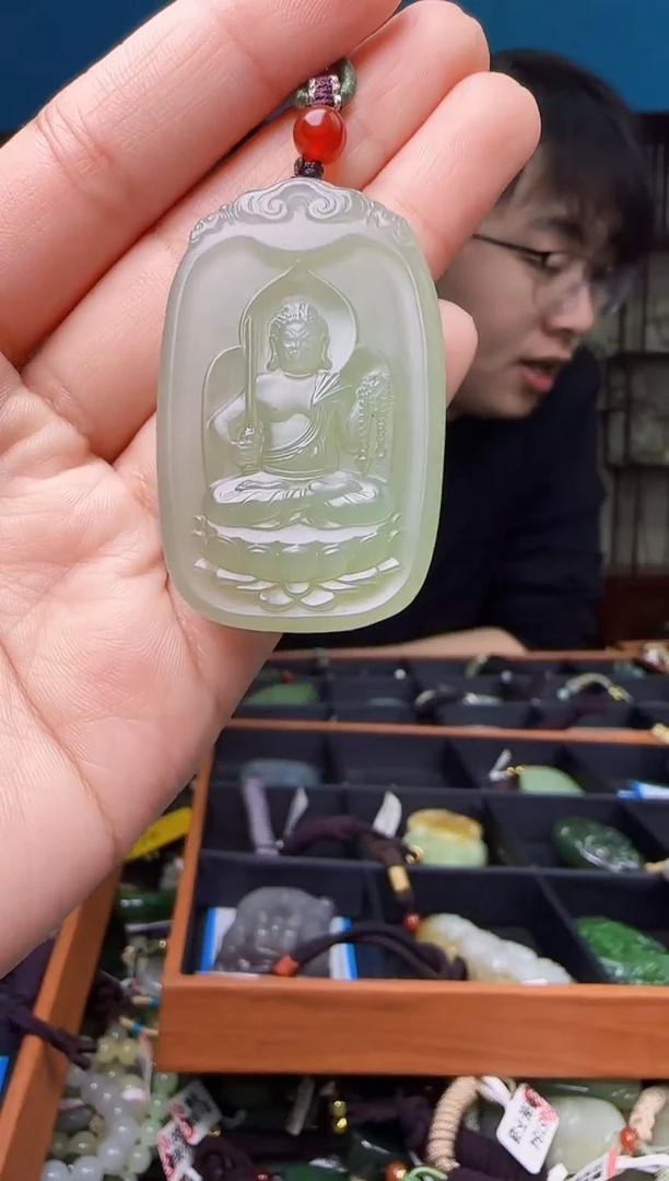 颈饰未镶嵌和田玉1