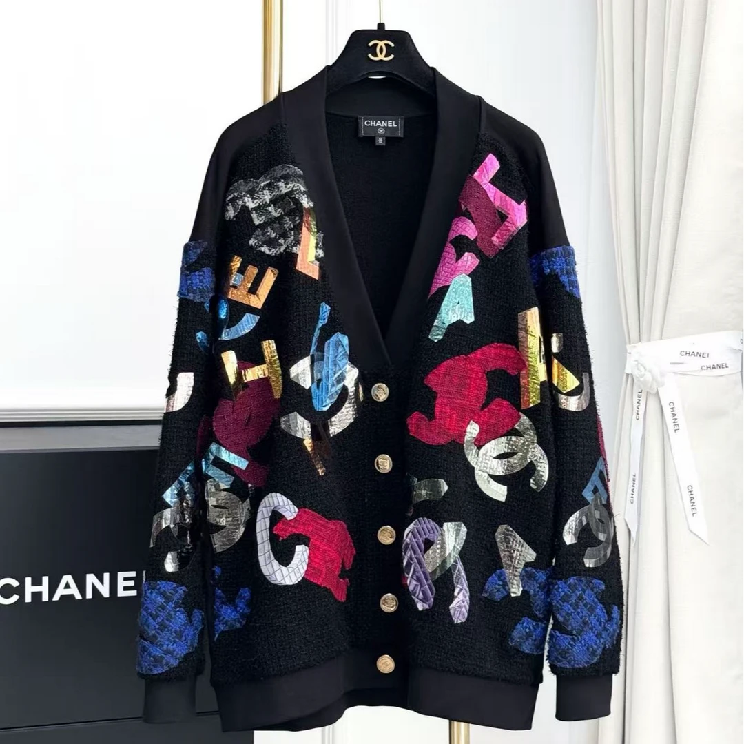 99新 Chanel/香奈儿 42/44码22A彩色字母logo黑色长袖开衫