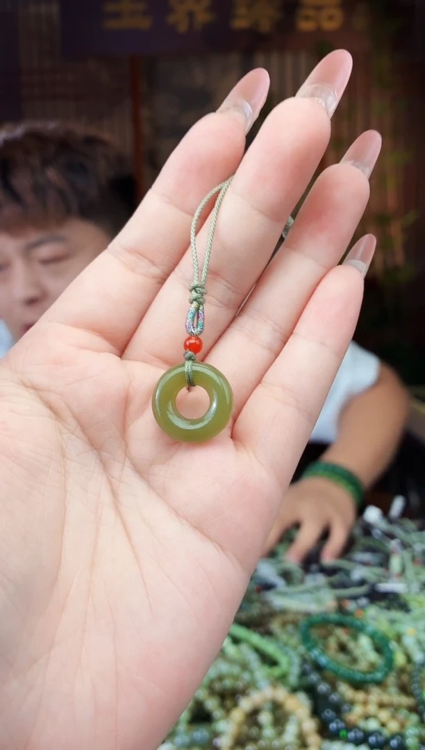 和田玉未镶嵌颈饰拍一发一