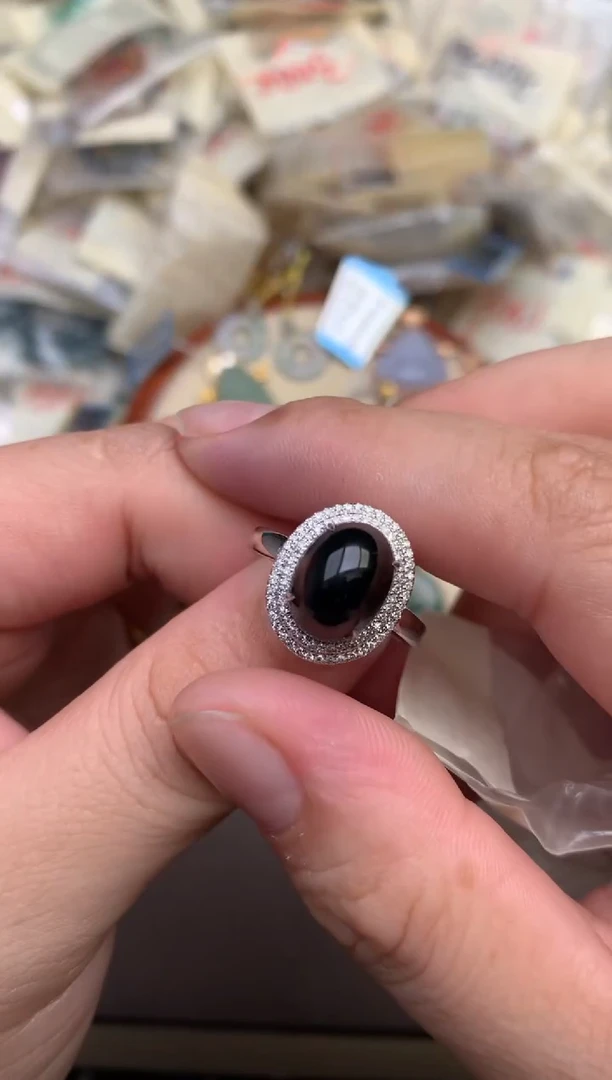 翡翠挂件18K金镶嵌 —