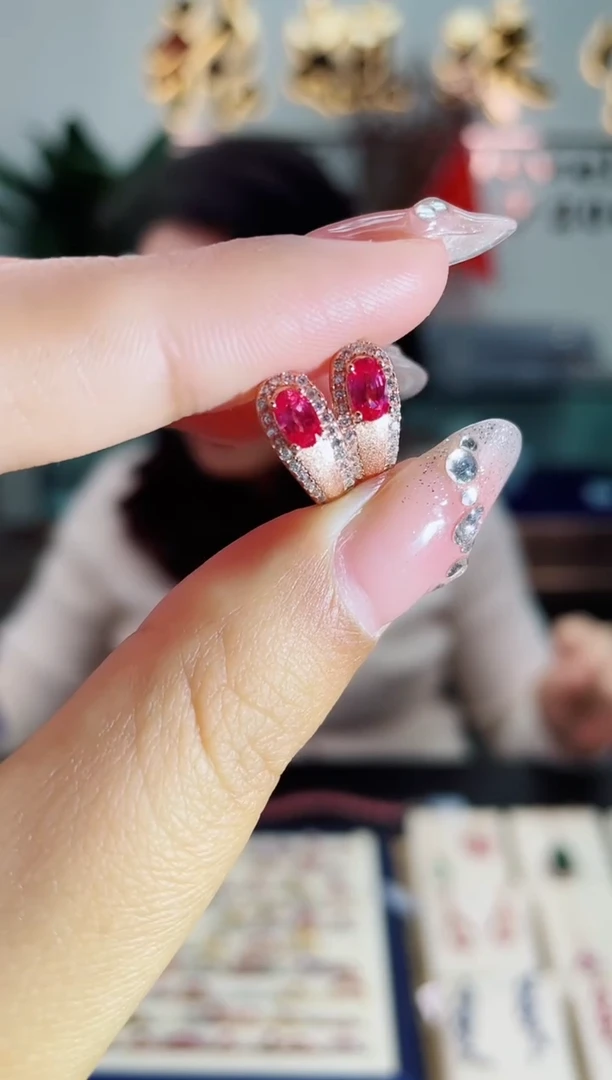 【闪购商品】彩色蓝宝石耳饰银S925镶嵌耳饰