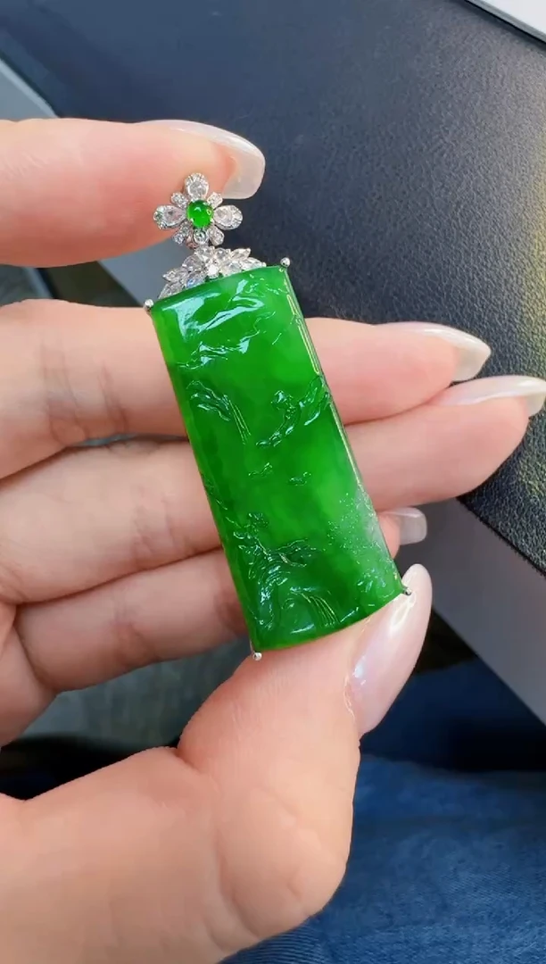 翡翠18K金镶嵌吊坠(不含链)天然缅甸A货翡翠