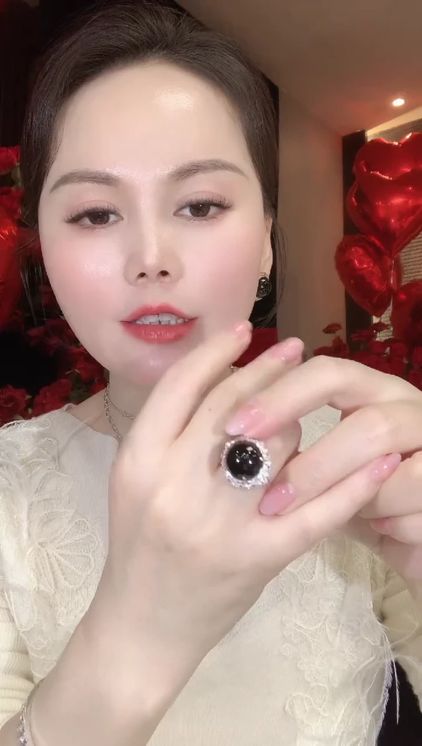 18K金镶嵌戒指翡翠A82