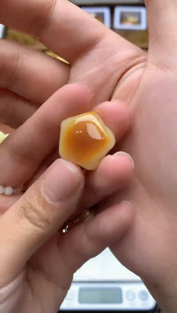 【闪购商品】琥珀珠宝奇石未镶嵌029琥珀蜜蜡微瑕花粉小坑气泡