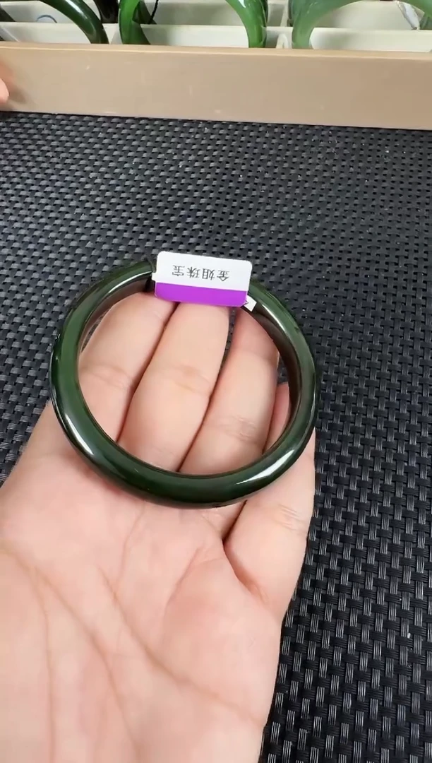 【闪购商品】和田玉（碧玉）手镯未镶嵌约62MM