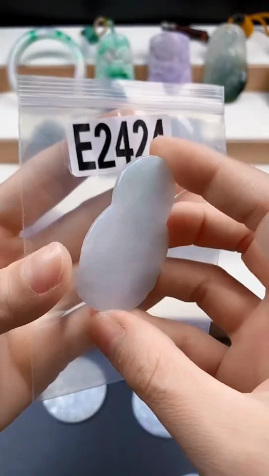 颈饰未镶嵌翡翠天然翡翠吊坠挂件