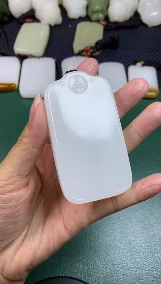 天然玉石未镶嵌颈饰