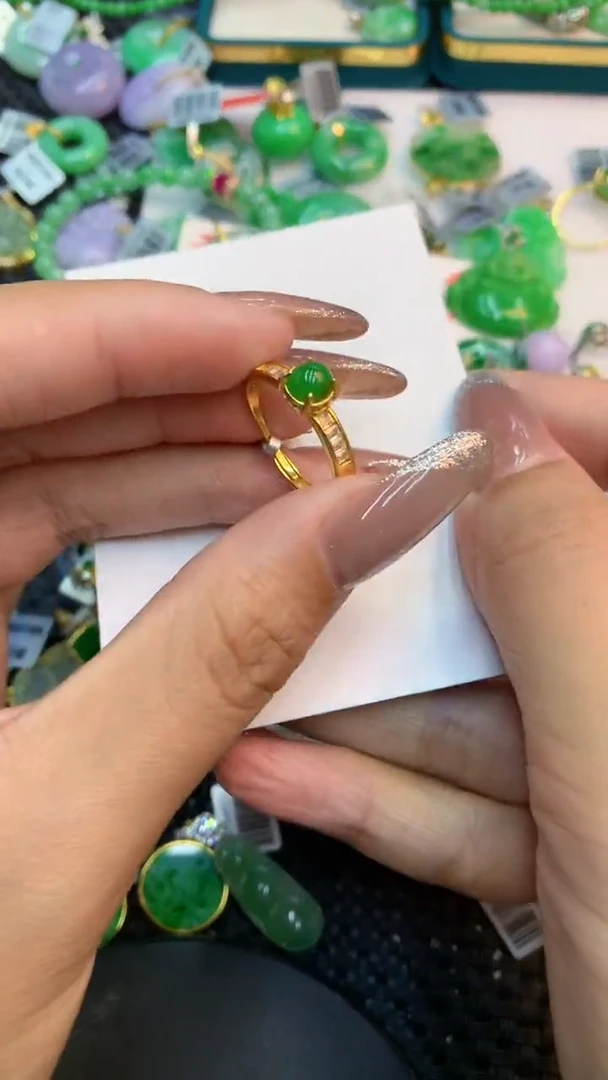 颈饰未镶嵌翡翠1