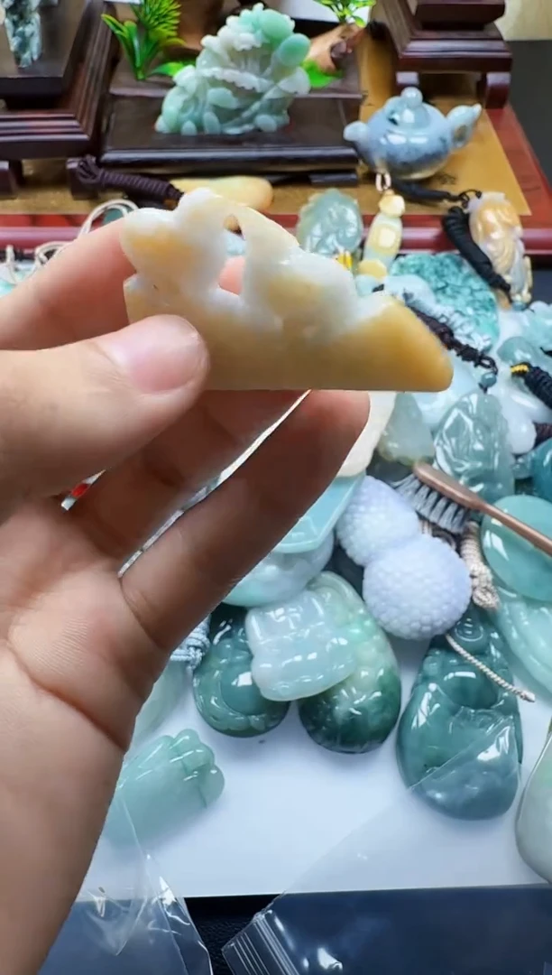 吊坠(不含链)未镶嵌翡翠1