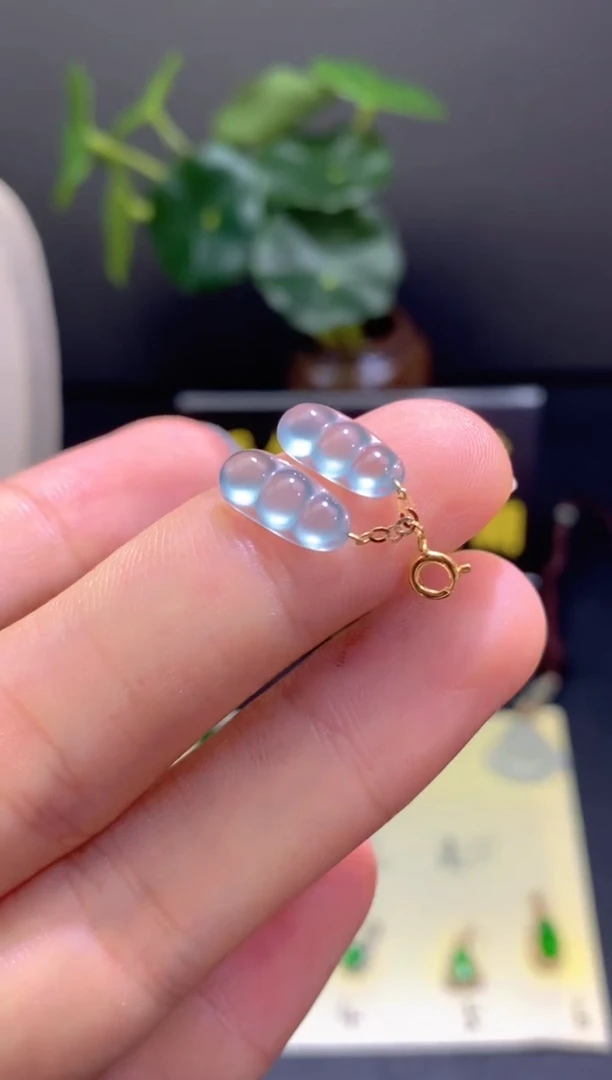 翡翠18K金镶嵌颈饰翡翠吊坠