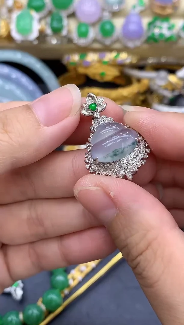 颈饰18K金镶嵌翡翠181-中国好珍宝