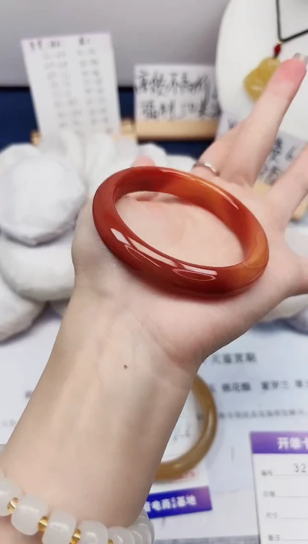 【闪购商品】石英质玉手镯未镶嵌327-玛瑙-圈口56