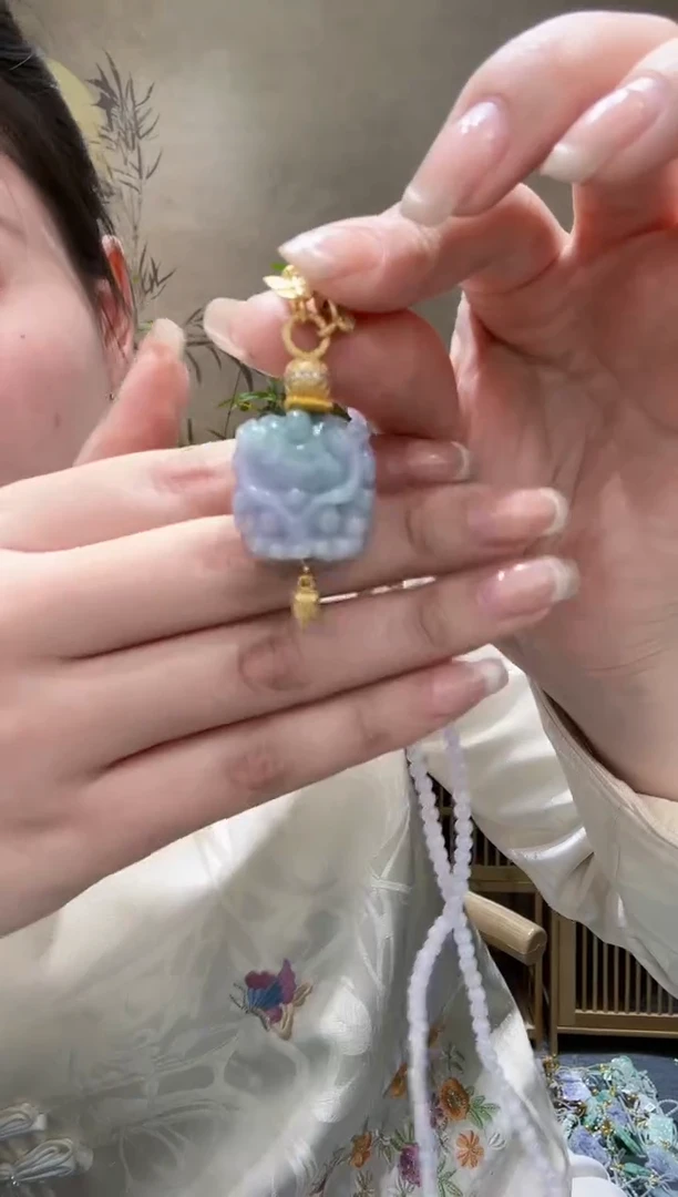 【闪购商品】翡翠颈饰未镶嵌吊坠