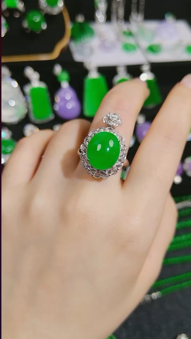 吊坠(不含链)18K金镶嵌翡翠蛋面吊坠