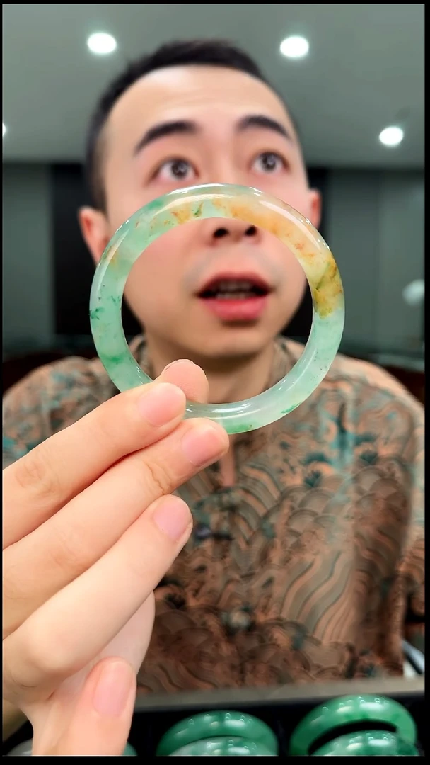 未镶嵌手镯石英质玉54.8