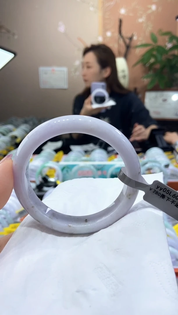 翡翠手镯未镶嵌5960圈口