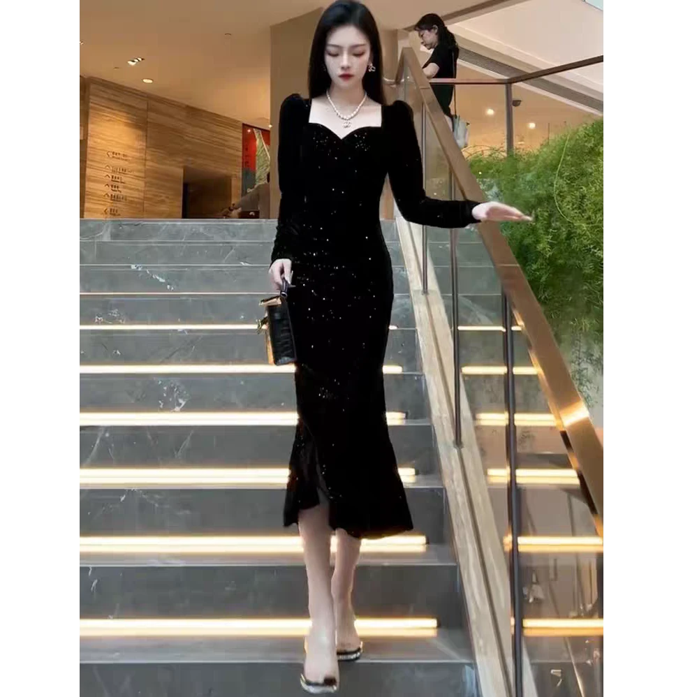 新年战袍赫本风丝绒小黑裙气质修身礼服长裙法式包臀连衣裙女秋冬