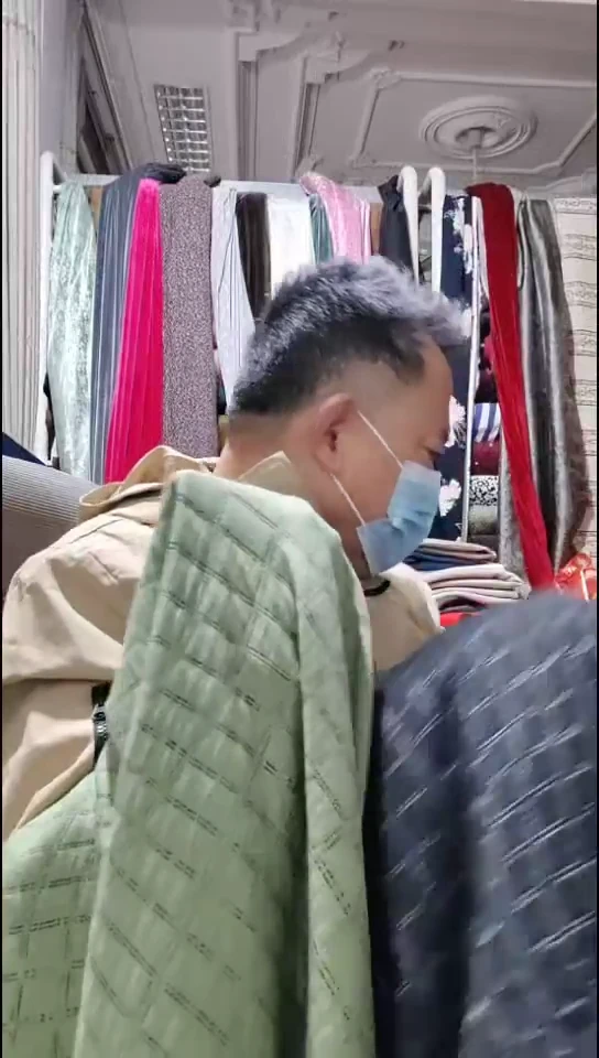 黑色长方形格立体布料