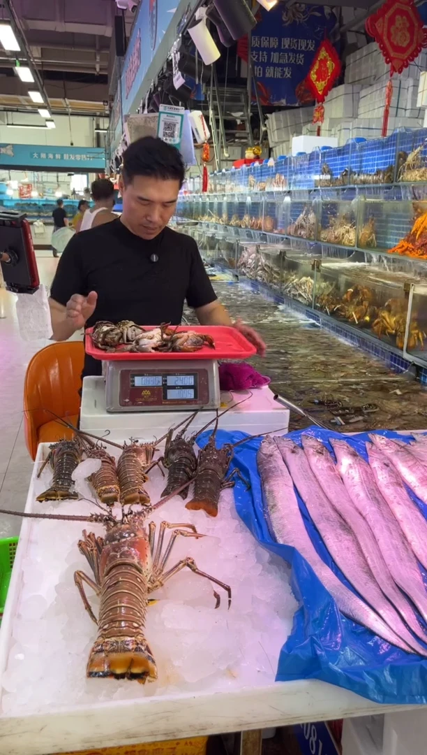 中国大陆断氧膏蟹，1.6斤
