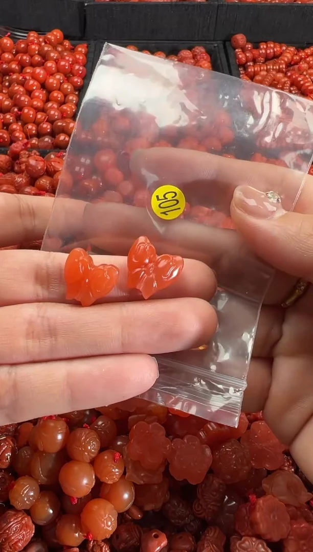 【闪购商品】南红玛瑙未镶嵌颈饰1