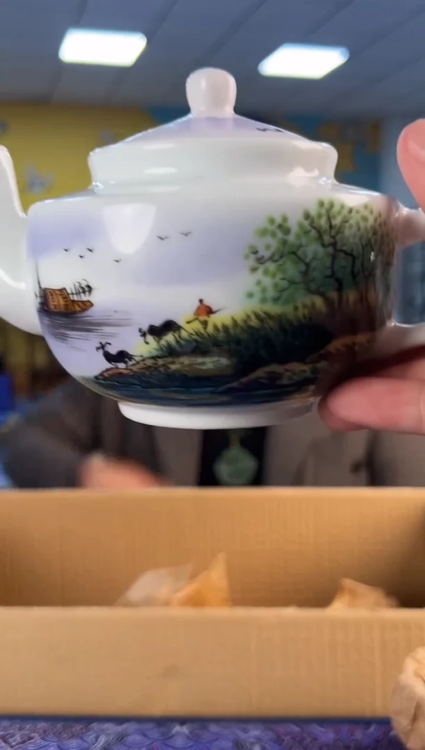 摆件瓷景德镇山水壶