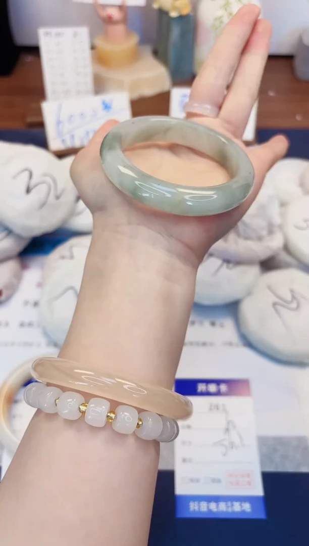 【闪购商品】石英质玉手镯未镶嵌261-天山翠-圈口56