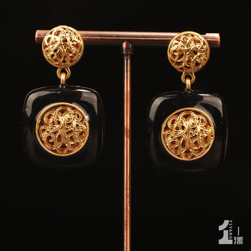 铜合金合成锆石耳饰 一漾 设计师款黑金耳环