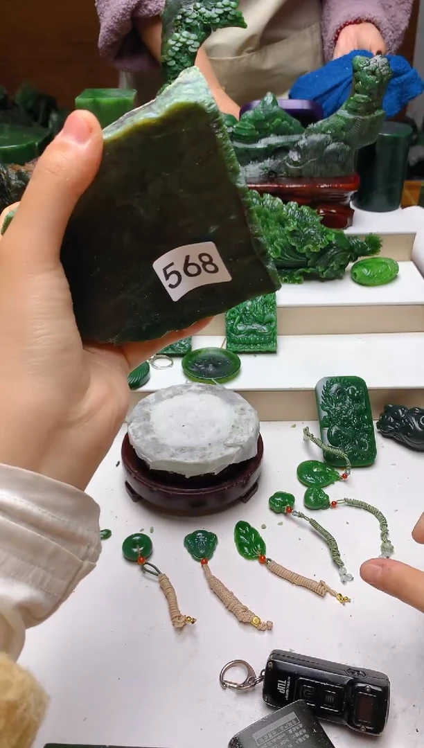 未镶嵌和田玉摆件1