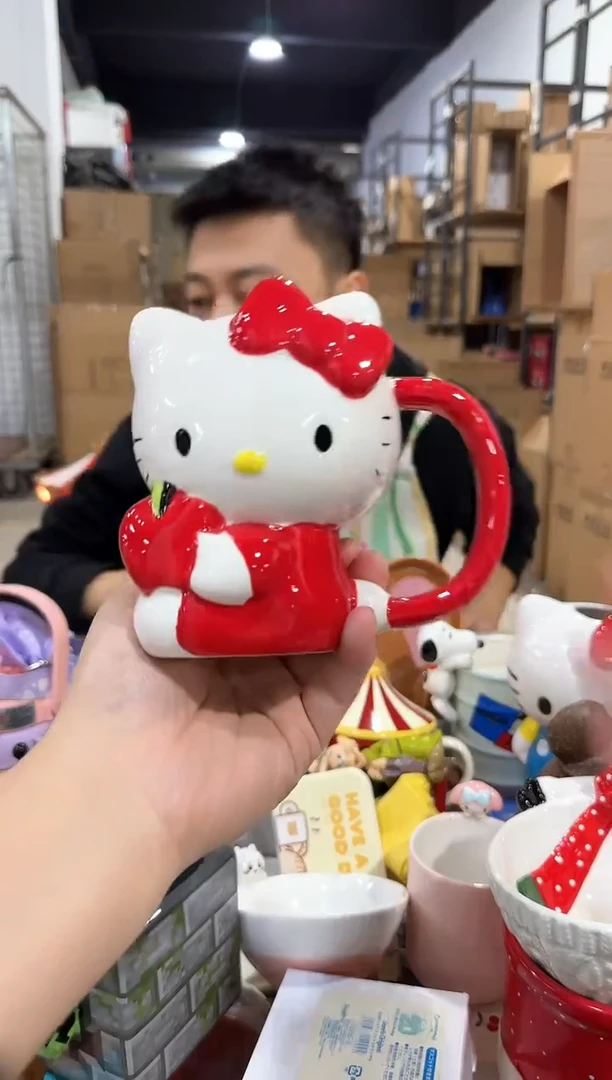 瓷片kt猫抱苹果水杯