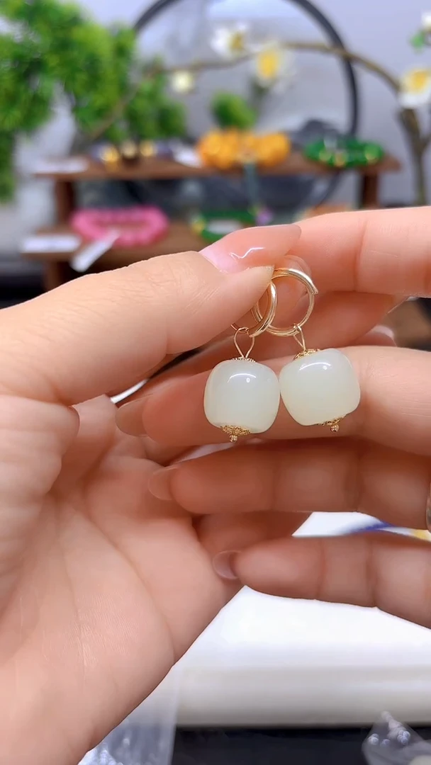 14K金镶嵌和田玉（白玉）耳饰E408