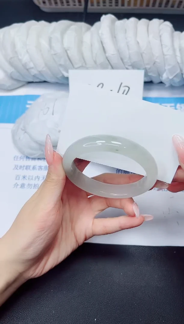 石英质玉手镯未镶嵌205/54.6