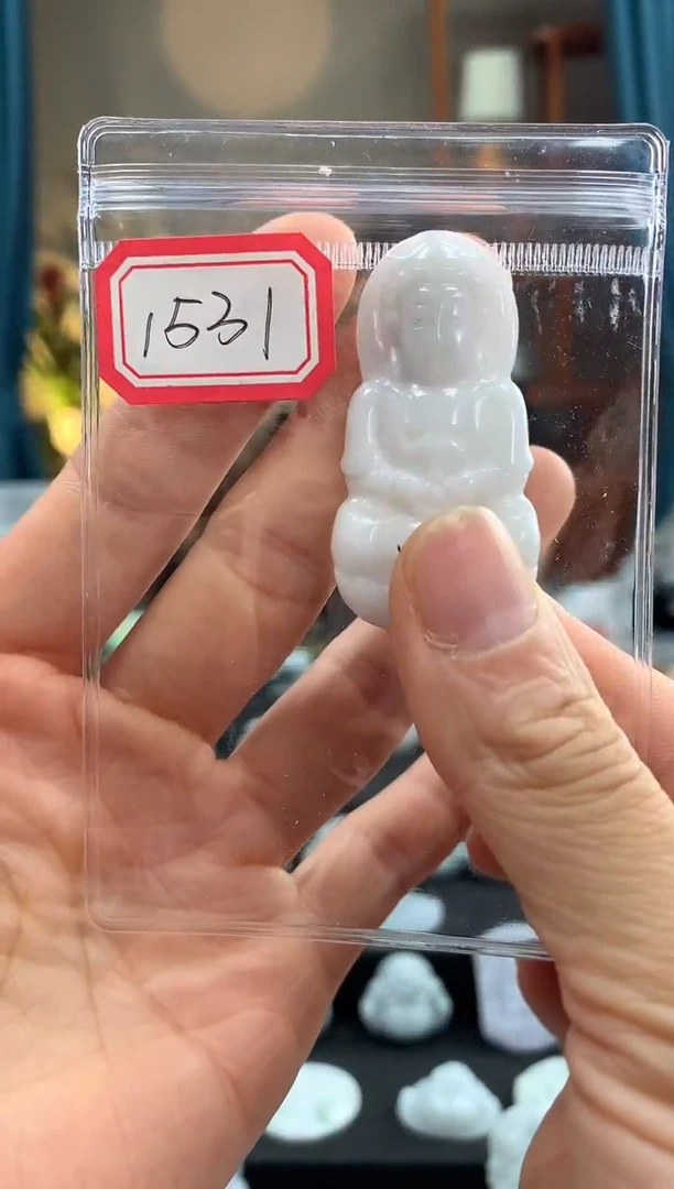 翡翠未镶嵌颈饰观音1531微瑕慎拍