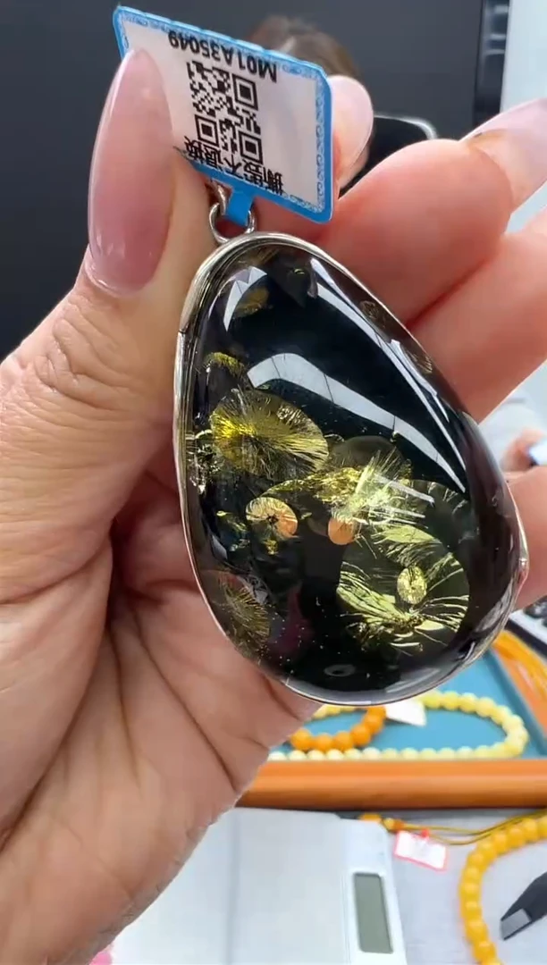 【闪购商品】琥珀颈饰未镶嵌138秒拍号