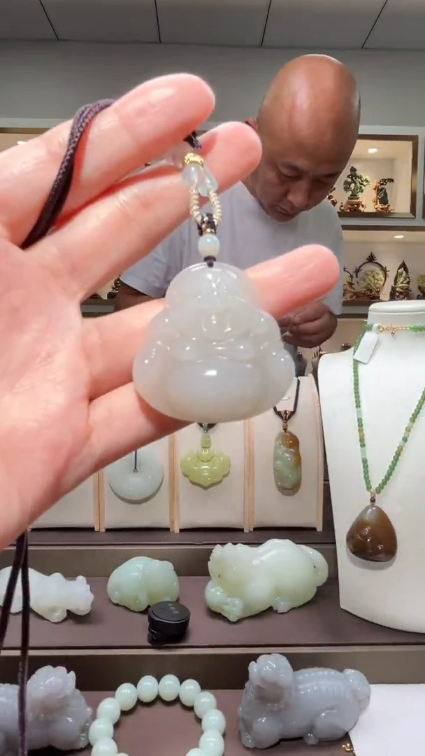 颈饰未镶嵌和田玉苏