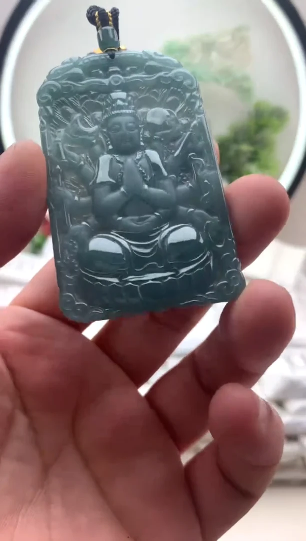 颈饰未镶嵌翡翠千手观音