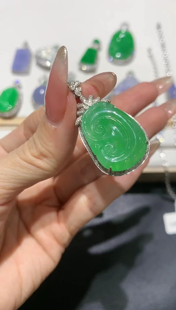 【闪购商品】翡翠吊坠(不含链)18K金镶嵌团购3