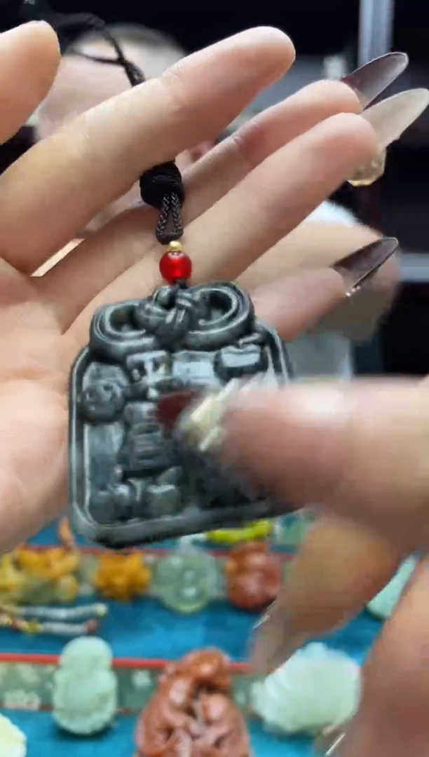 未镶嵌岫玉吊坠·